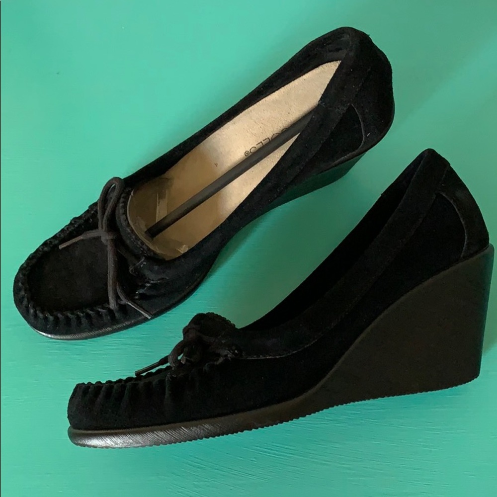 Aerosoles black wedges size 8